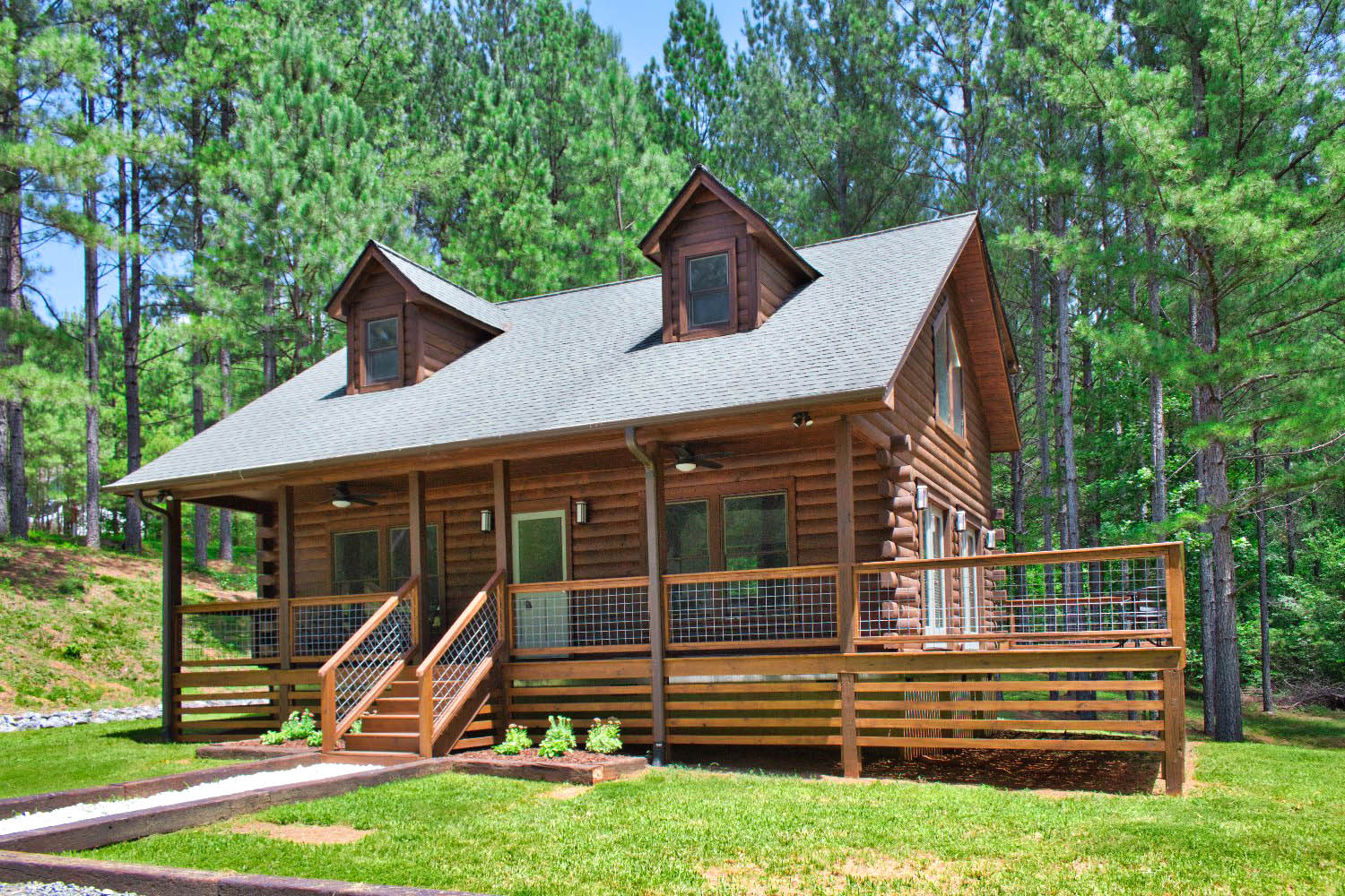 Cabin on 1.54 acres in Union Mills, NC