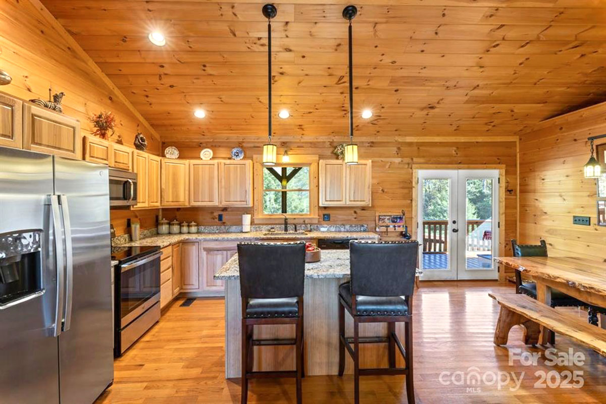 MLS # 4312668 | 8.00 acres | Cabin w/barn and fencing in gated Hearthstone Ridge