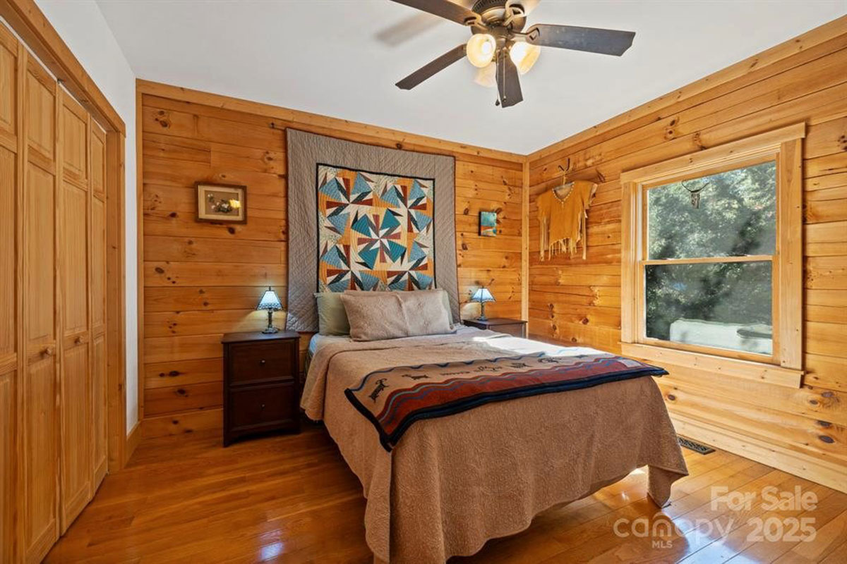 MLS # 4312668 | 8.00 acres | Cabin w/barn and fencing in gated Hearthstone Ridge