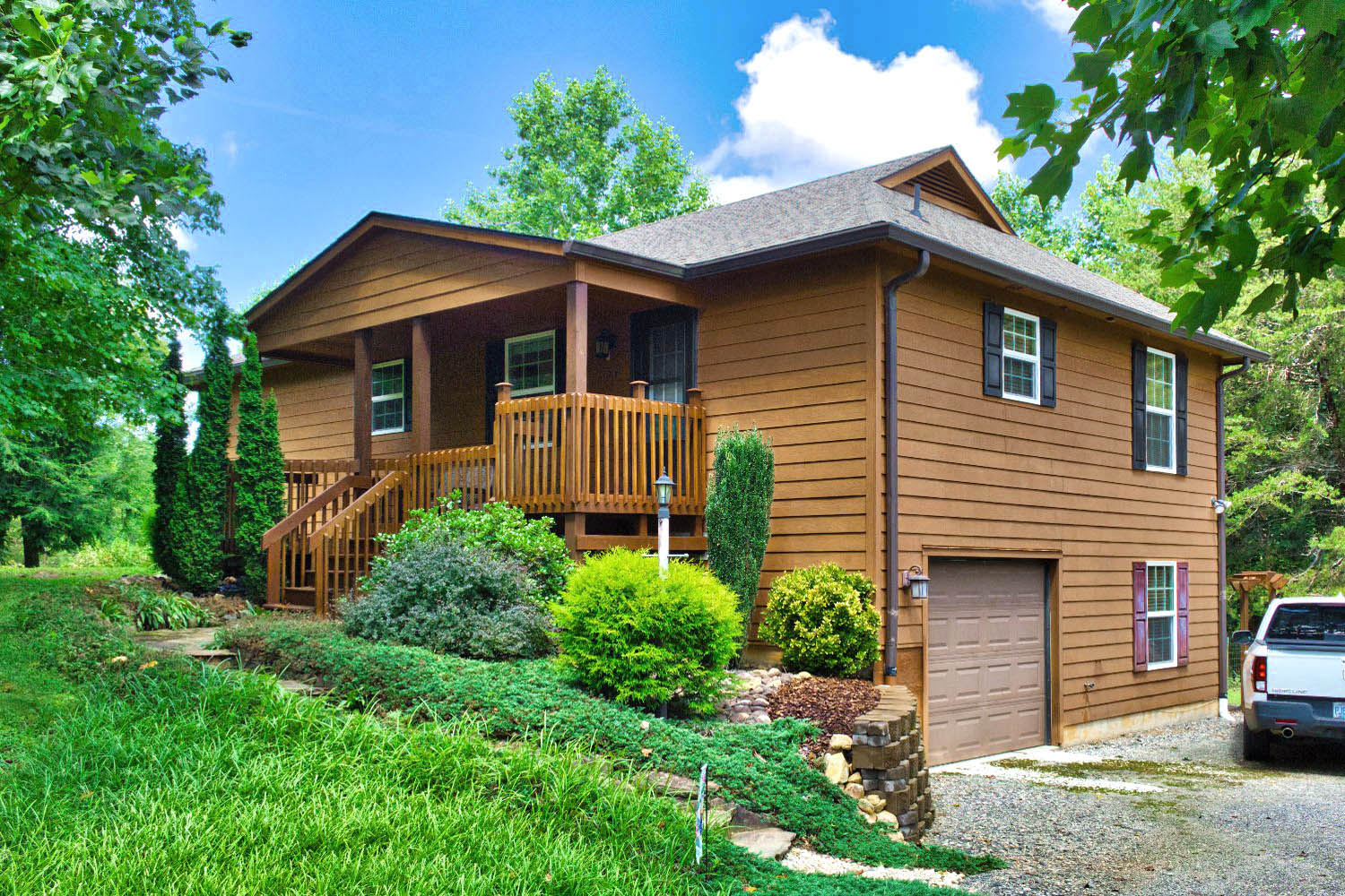 Cabin on 1.54 acres in Union Mills, NC