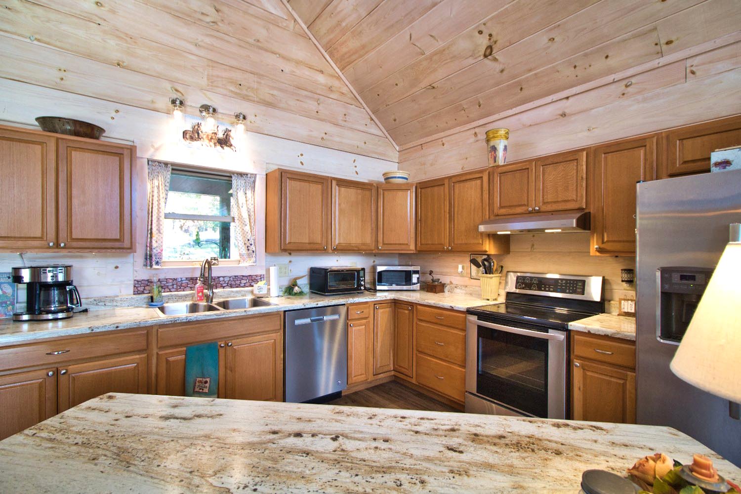 MLS # 4319903 | 2.55 acres | New log cabin w/barn in gated Hearthstone Ridge