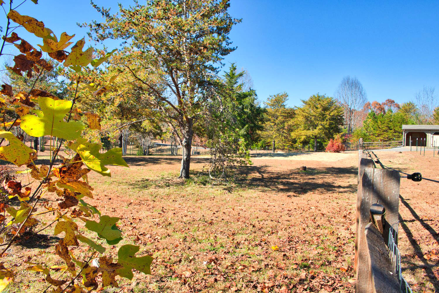 MLS # 4319903 | 2.55 acres | New log cabin w/barn in gated Hearthstone Ridge