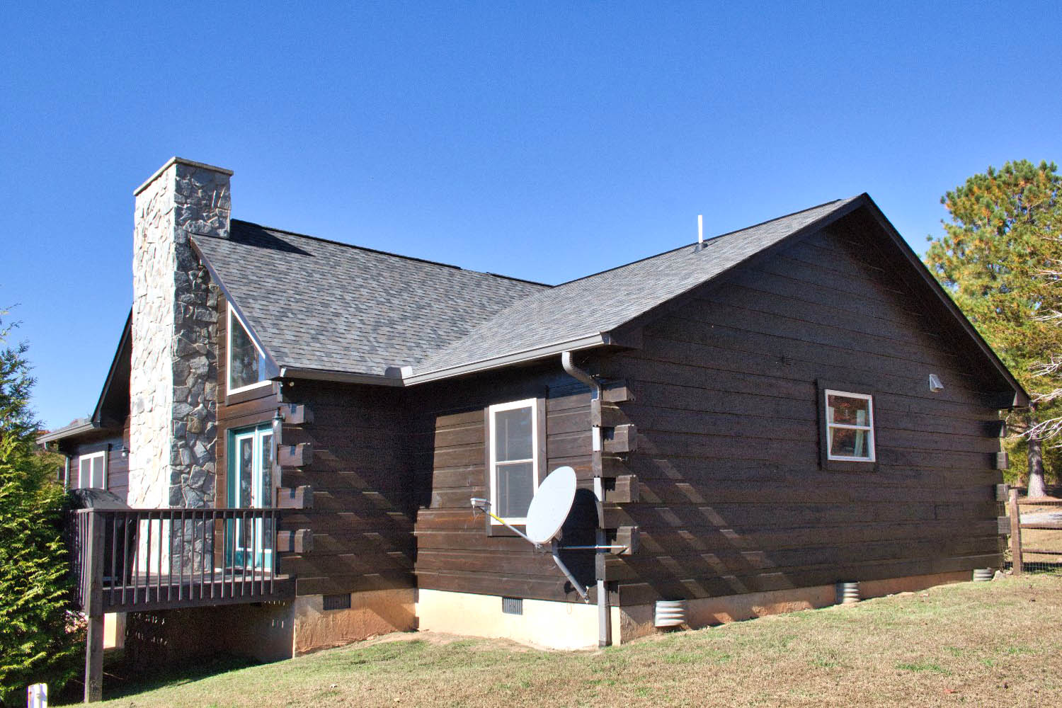 MLS # 4319903 | 2.55 acres | New log cabin w/barn in gated Hearthstone Ridge
